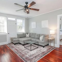 Sojourn's Spacious Apartment in Colley Manor