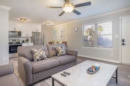 1121 HILL#4(2BR)