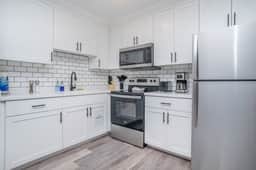 1121 HILL#4(2BR)