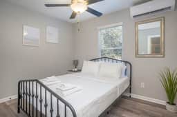 1121 HILL#6 (2BR)