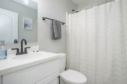 1121 HILL#6 (2BR)