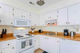 1566 Lea View
