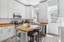 718 4th St SE-Upper