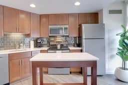3444 Fairfax #238-LT