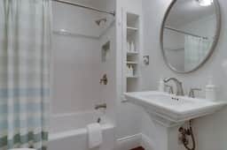 514 1/2 1st SE-#B-ST