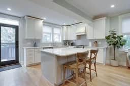 935 15th SE