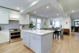 935 15th SE