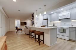 1927 1/2 S ST NW LT