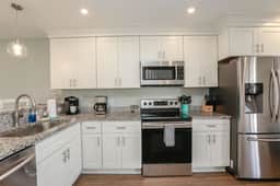 4448 OV AVE #A-LT