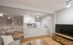 Sojourn Chic 2BD Retreat in the Heart of Dupont