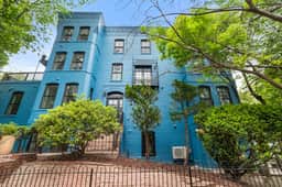 Sojourn Sleek 2BD with Deck on Capitol Hill