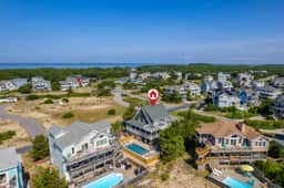 Designer Beach Cottage - Private Pool & Hot Tub