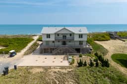 The Dune House - Iconic Oceanfront Gem in Duck - Image 4