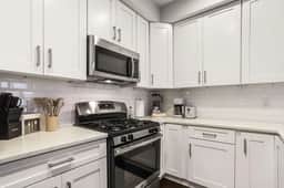 Sojourn Sleek 3BD in the Heart of Capitol Hill - Image 5