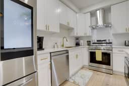 Sojourn's 4 BR + Private Patio at Union Market - Image 3