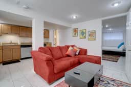 Sojourn Stylish Capitol Hill Garden-Level 1BD - Image 4