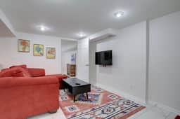 Sojourn Stylish Capitol Hill Garden-Level 1BD - Image 5