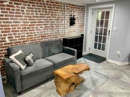 Modern Newly Remodeled Capitol Hill Apartment - Image 4