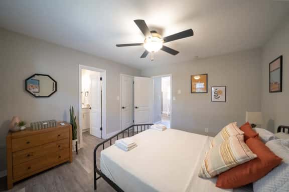 3510 Pleasant#4(1BR) - Image 1