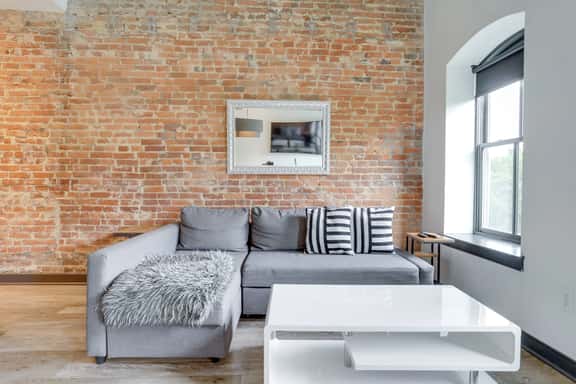 Newly renovated 1 BD near Capitol - Image 1