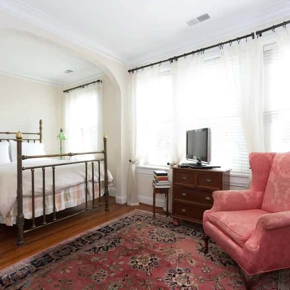 Lola Room #1604 - Image 1