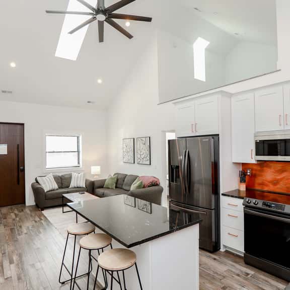 2513 Mortons - LT - Image 1