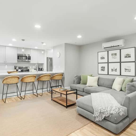 238 11th St NE - B - Image 1