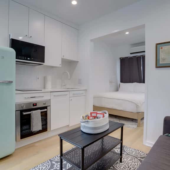 314 10th St - Image 1