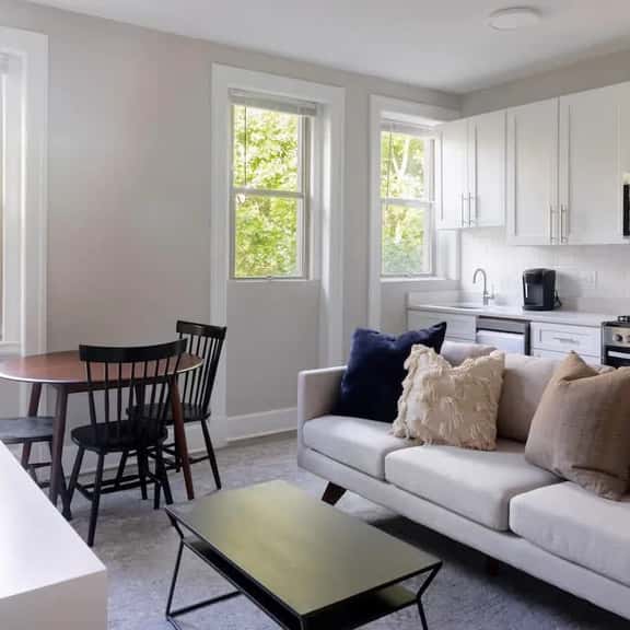2800 #202 | 1 BR!RTO! - Image 1