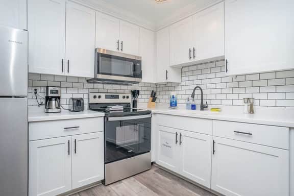 1121 HILL#6 (2BR)
