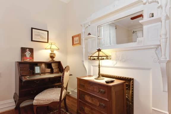 Cuban Room #1604