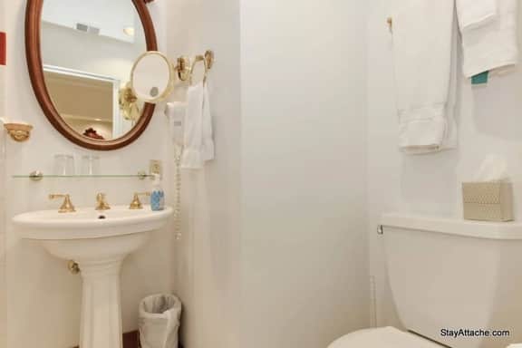 Lincoln Room #1604