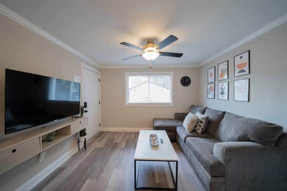 3516 Pleasant#8(1BR)