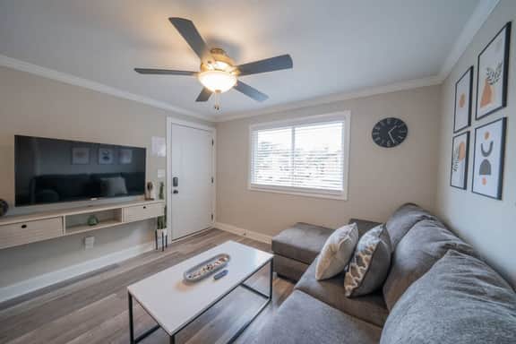 3516 Pleasant#8(1BR)