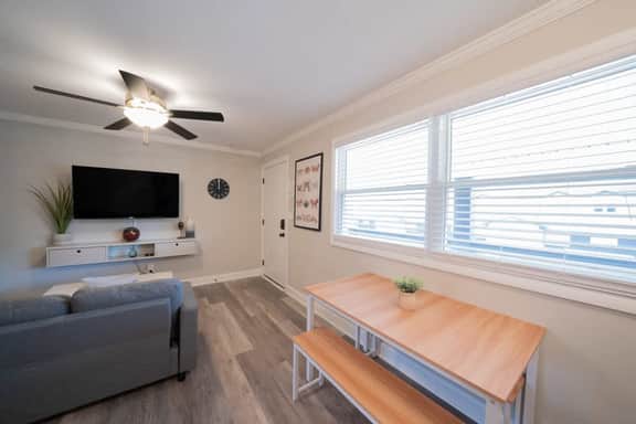 3516 Pleasant#6(1BR)
