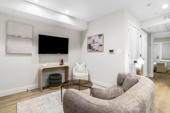 2735 ConnAveNW #2