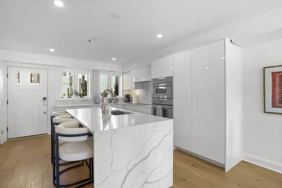 1202 Eton NW #3-LT