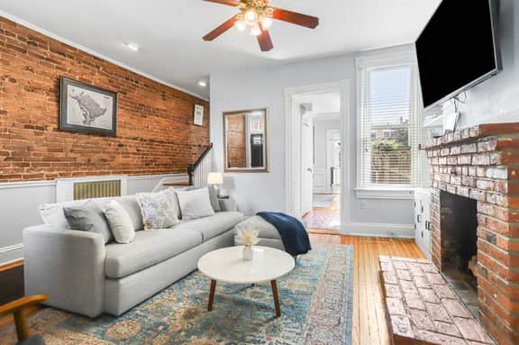 718 4th St SE-Upper