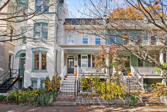 238 11th St NE - B