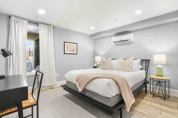 238 11th St NE - B