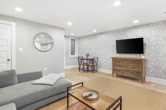 238 11th St NE - B