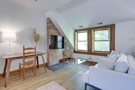 616 E Cap Carriag-LT