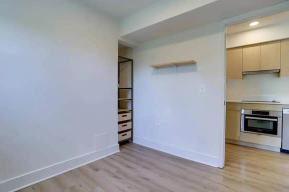 1901-#9-UNFURNISHED