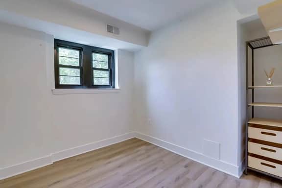 1901-#9-UNFURNISHED