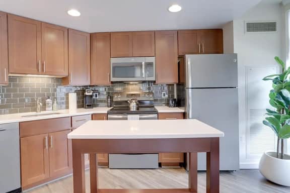 3444 Fairfax #435-LT