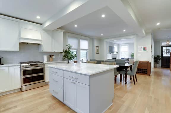 935 15th SE