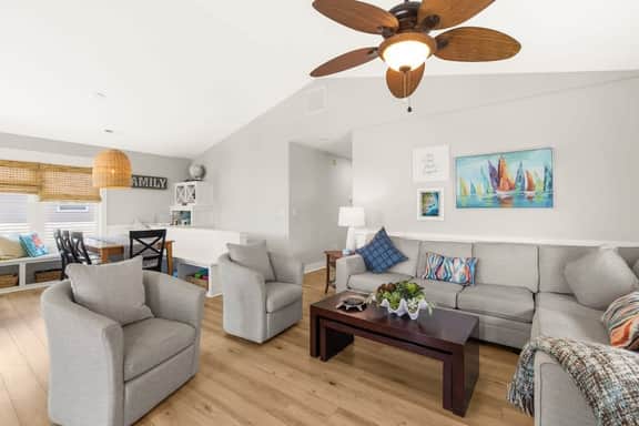 VR-206 Calvin St