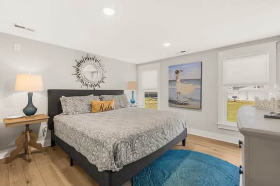 VR-206 Calvin St