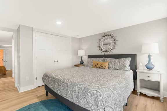 VR-206 Calvin St