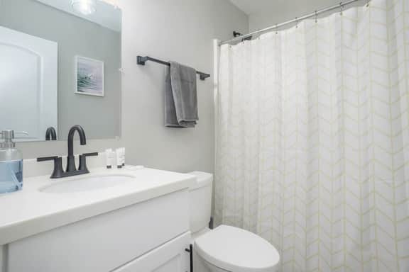 1121 HILL#6 (2BR) 1